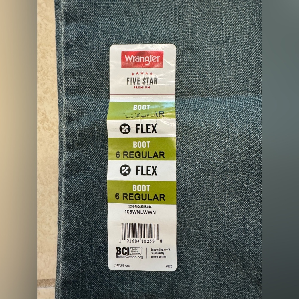 Wrangler Boys Relaxed Fit Blue Jeans 6 regular - Picture 3 of 6